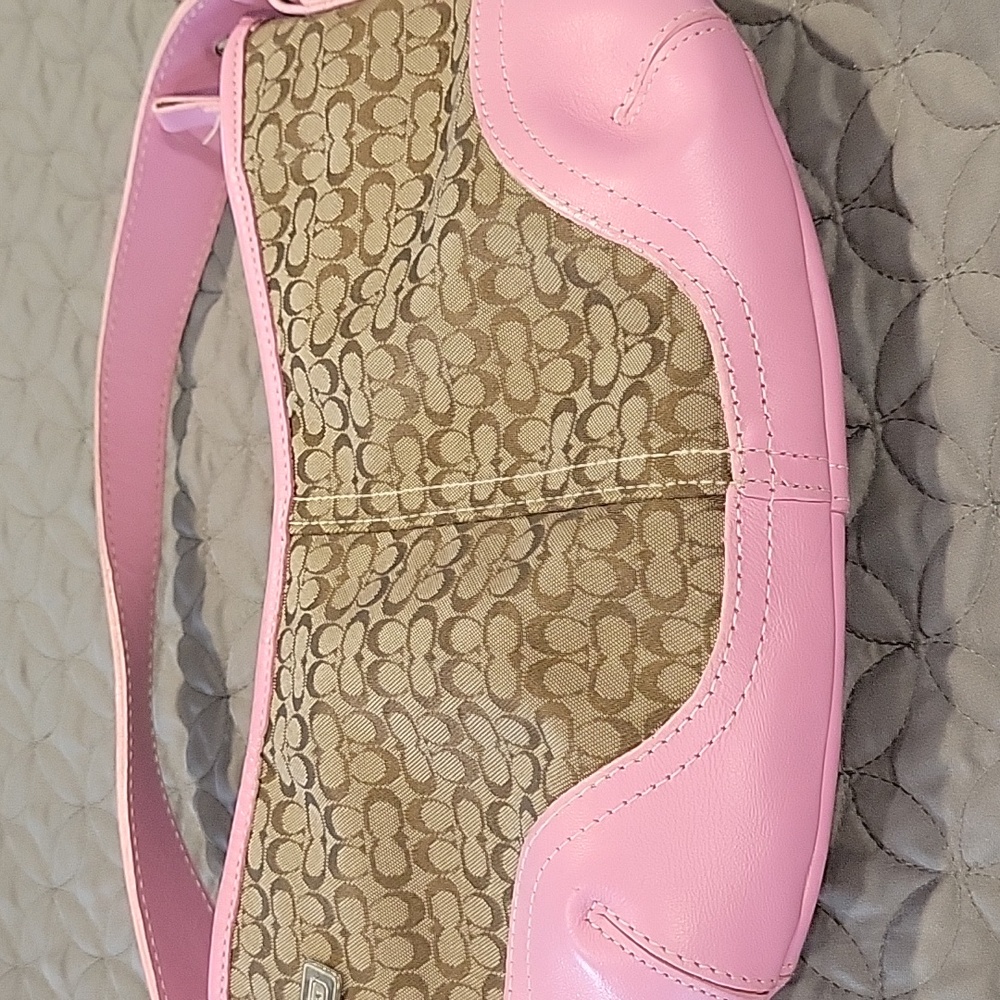 Coach purse with pink